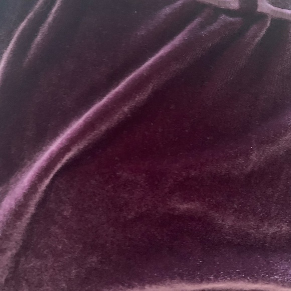 ๐คSOLD๐ค Pink Victoria Secret Velvet Purple Ladies Ling Sleeve Sweatshirt - Picture 8 of 8